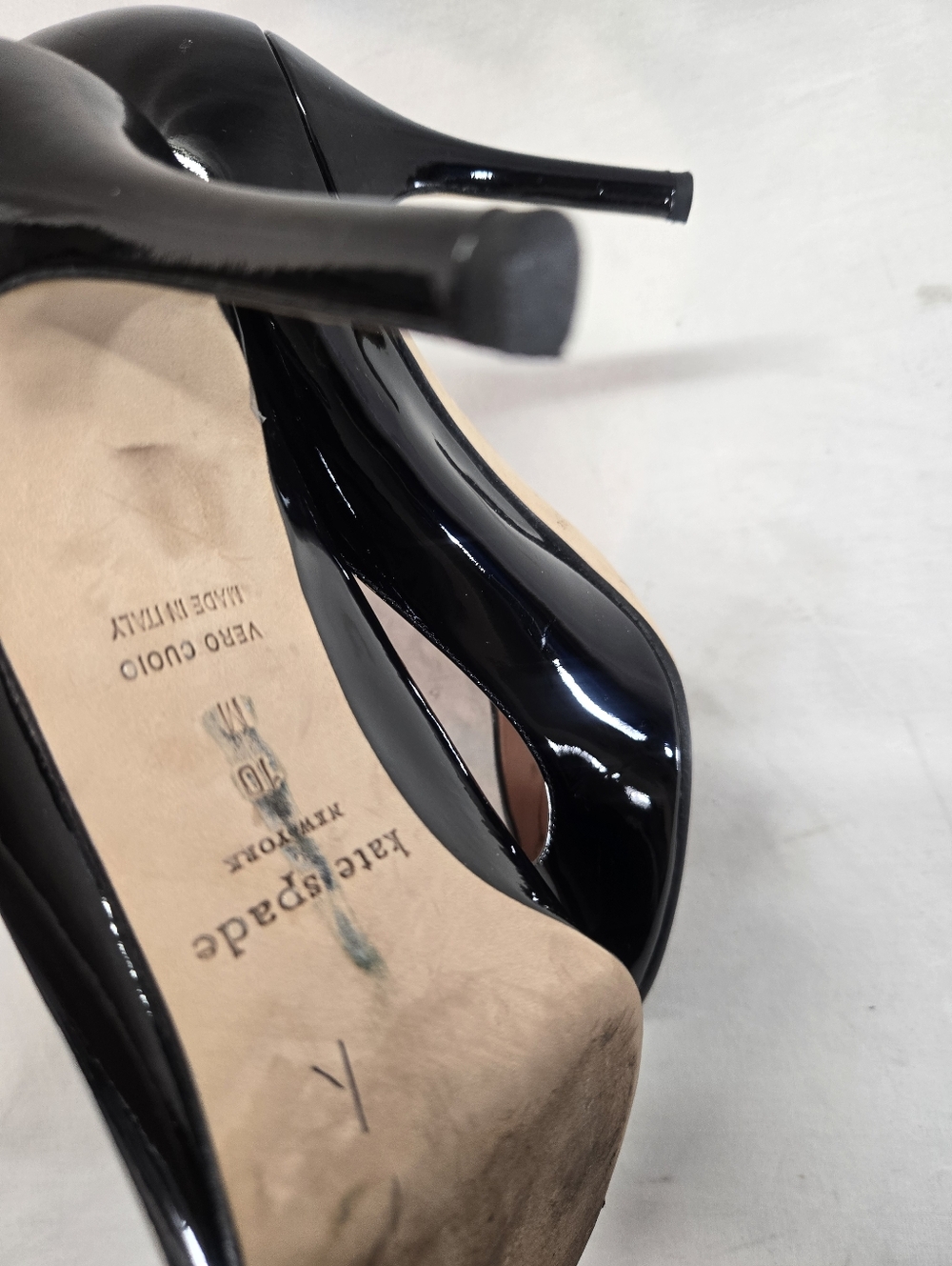 KATE SPADE Women’s 10M Black Karolina Black Patent Leather Pumps 3.5" Heels - Picture 6 of 6